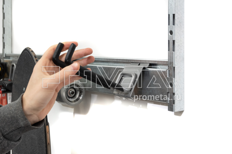 Рейлинг для крюков к стене