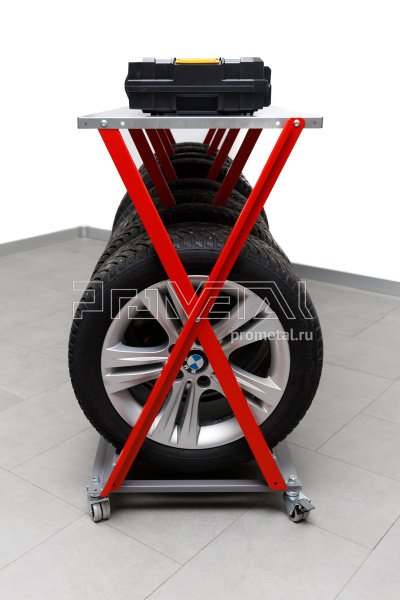 Стойка для колёс 1х8 на роликах с полкой