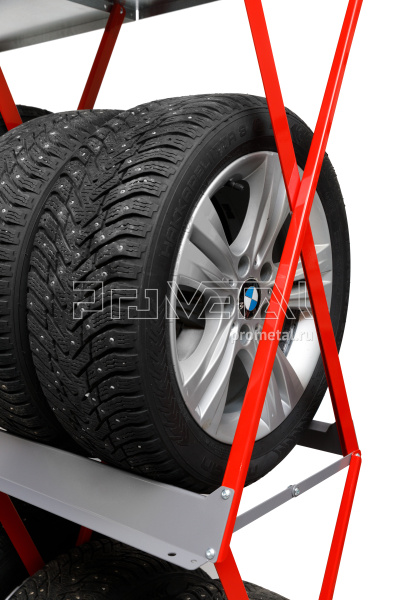 Стойка для колёс 2х4 на роликах с полкой