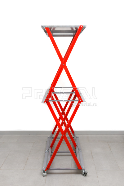 Стойка для колёс 2х4 на ножках с полкой