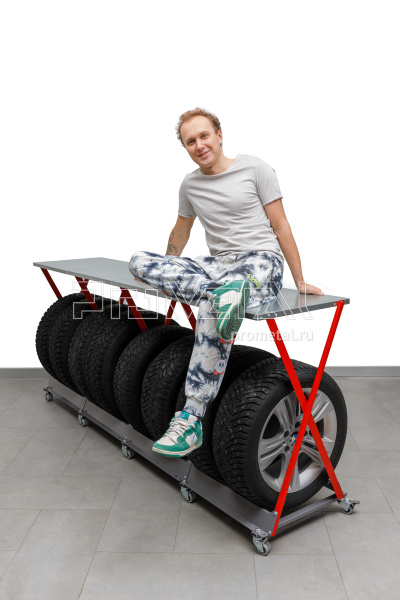 Стойка для колёс 1х8 на роликах с полкой