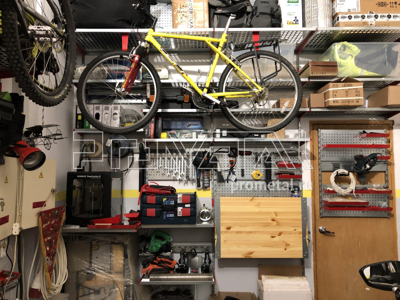 Крюк для велосипеда за полку