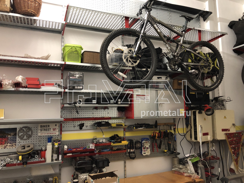 Крюк для велосипеда за полку