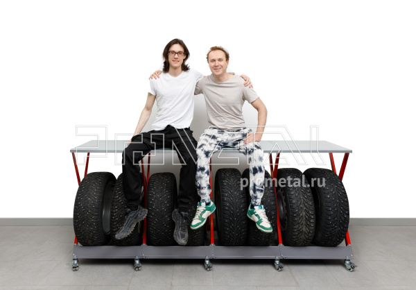 Стойка для колёс 1х8 на роликах с полкой